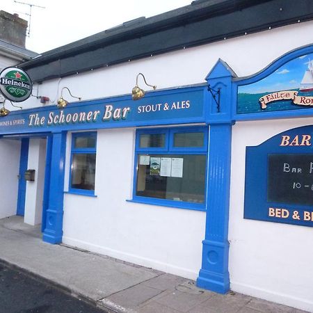 The Schooner Tavern Ballycotton Esterno foto