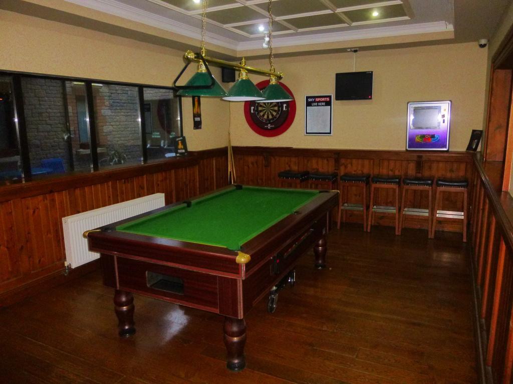 The Schooner Tavern Ballycotton Esterno foto